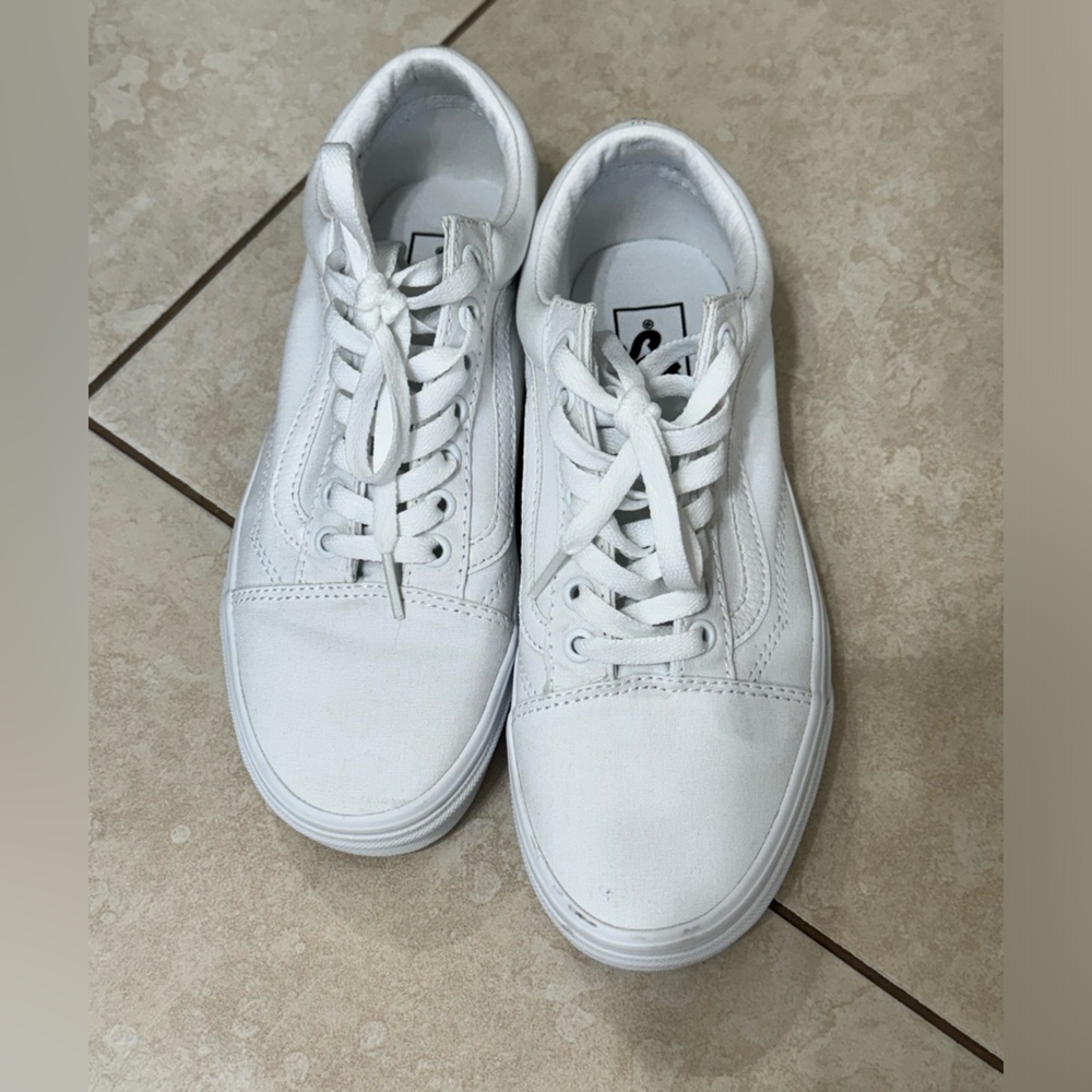 NEW Old Skool White Vans